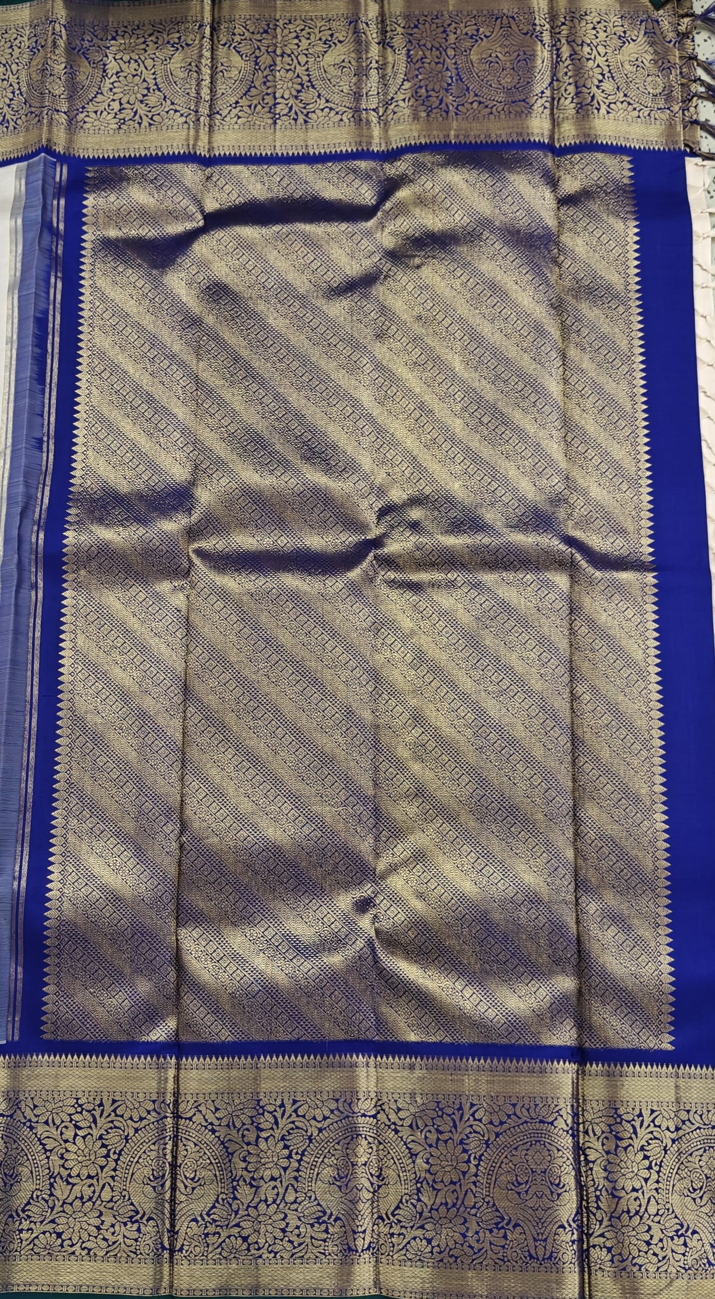 Cream Coloured Vintage Korvai Saree