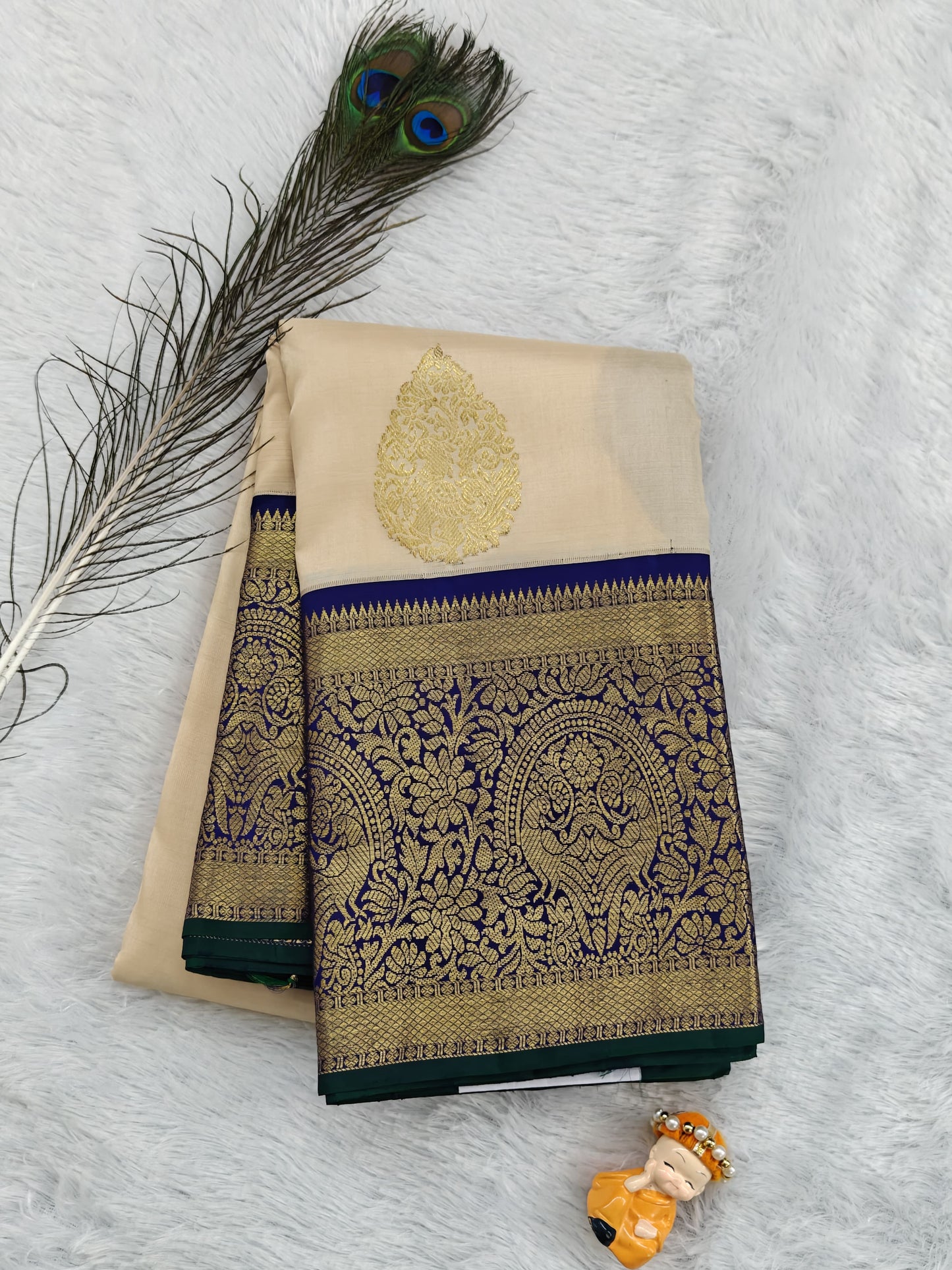 Cream Coloured Vintage Korvai Saree