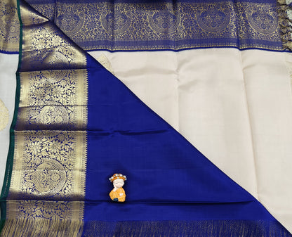Cream Coloured Vintage Korvai Saree