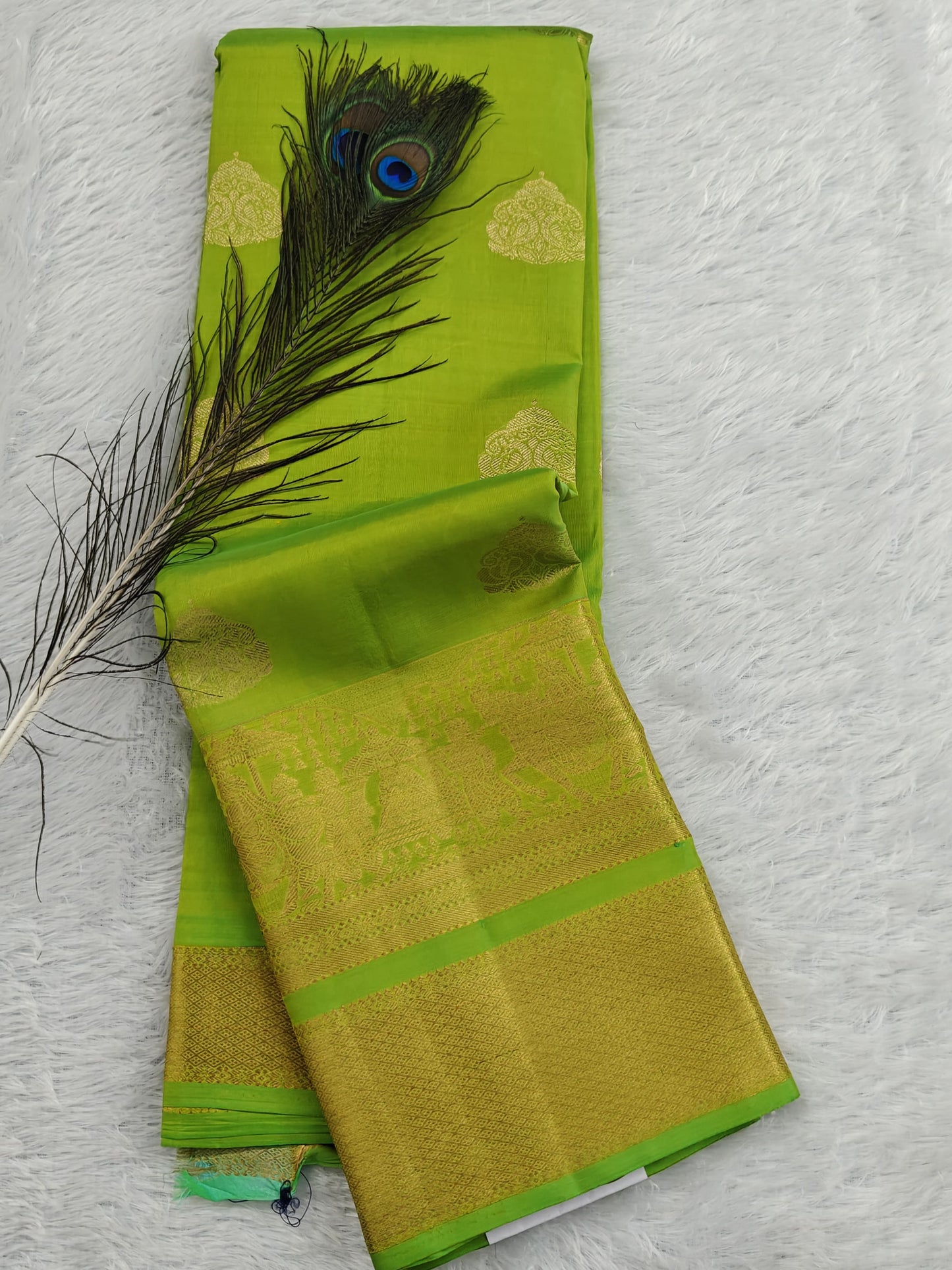 Parrot Green Pure Silk Saree with Pallakku Border