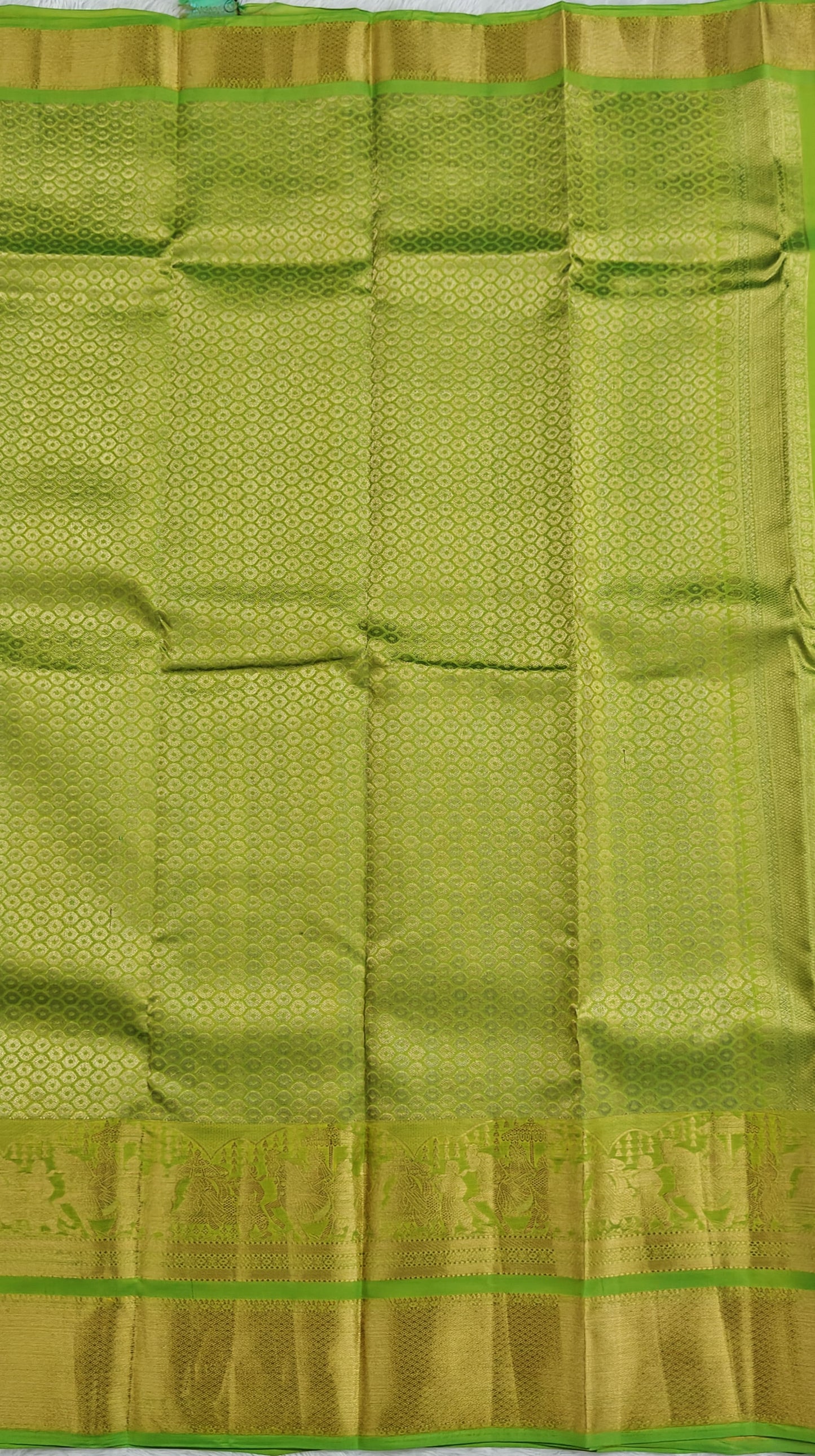 Parrot Green Pure Silk Saree with Pallakku Border