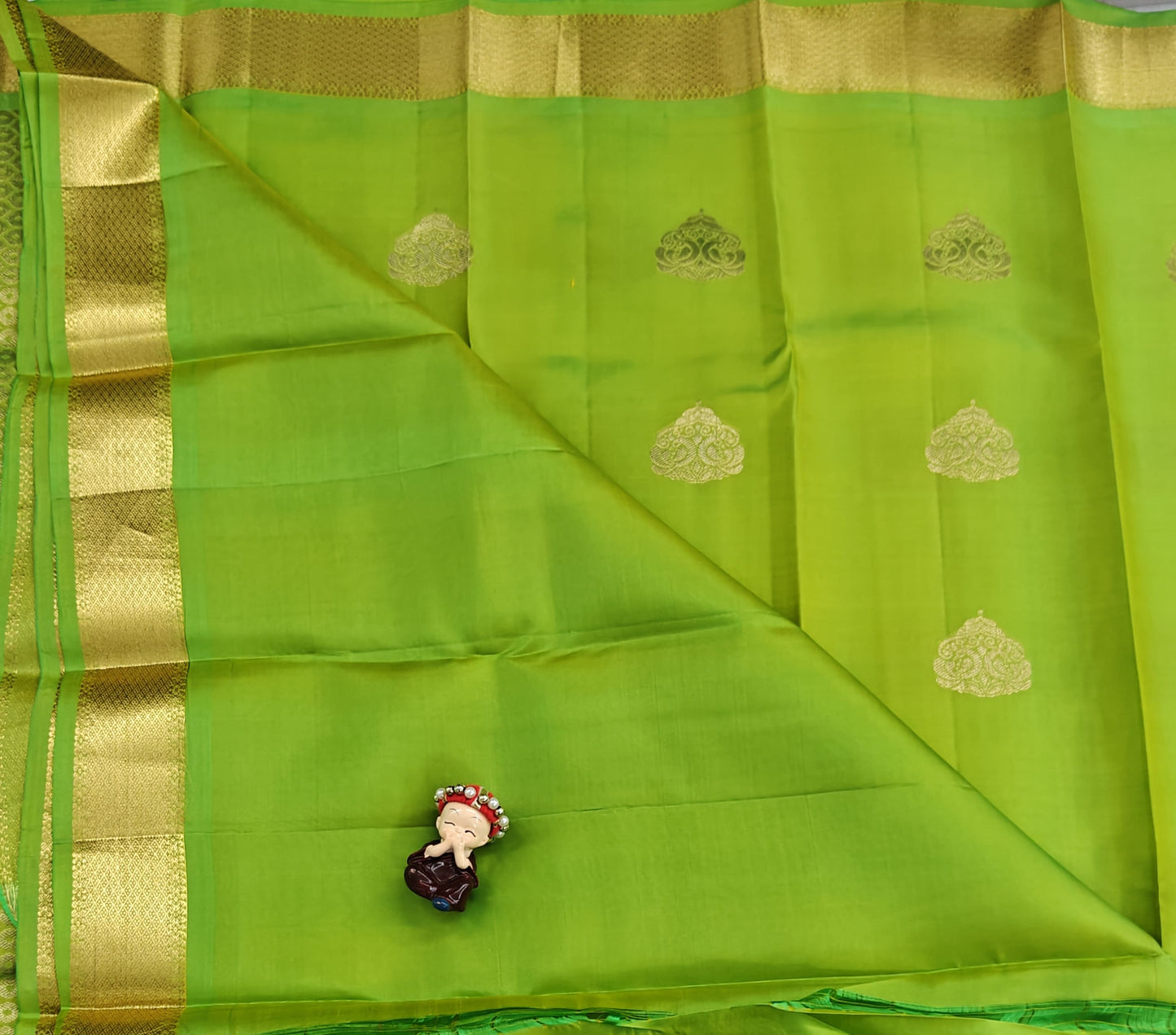 Parrot Green Pure Silk Saree with Pallakku Border