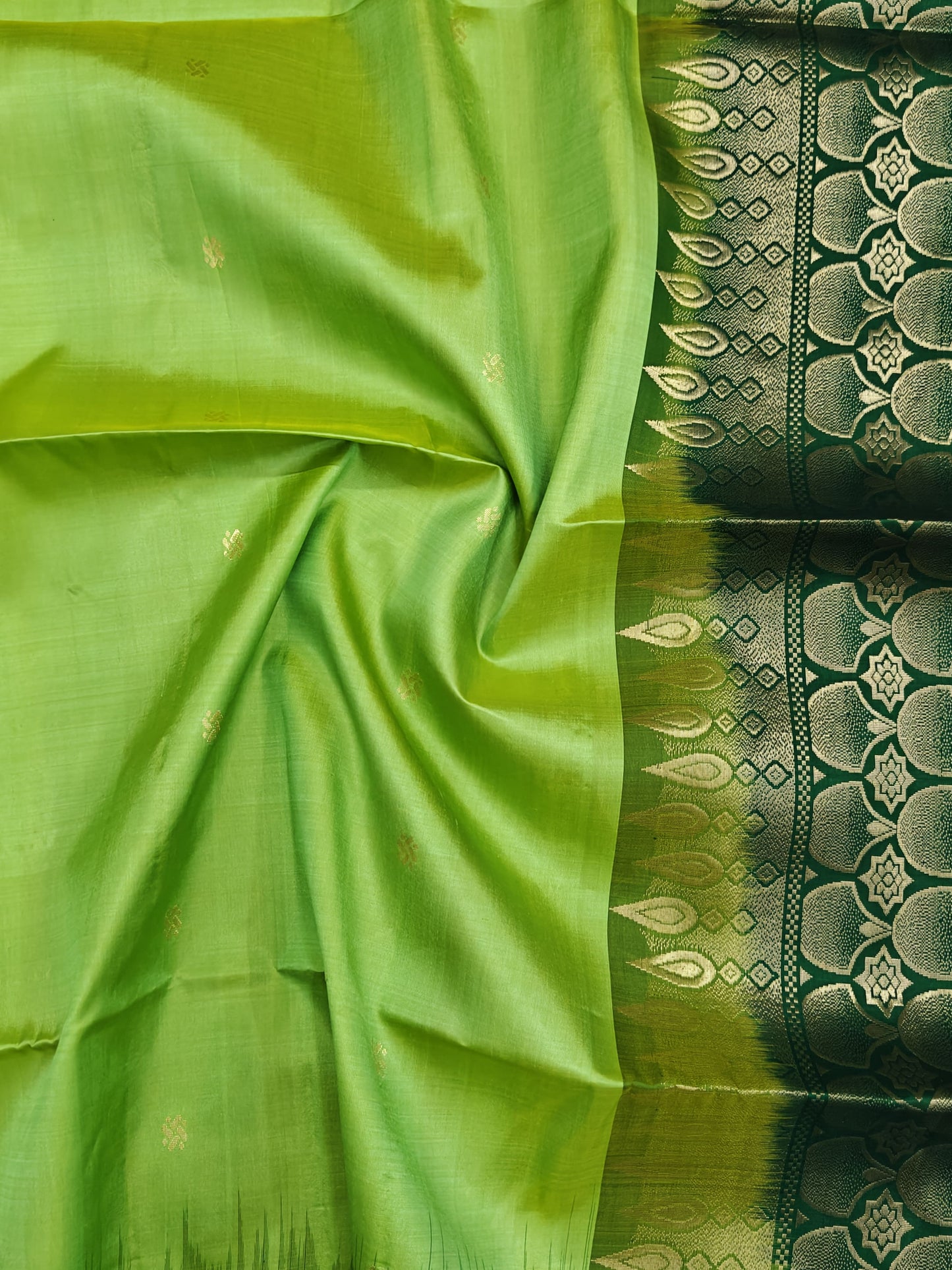 Leaf Green with Dark Green Soft Silk Saree