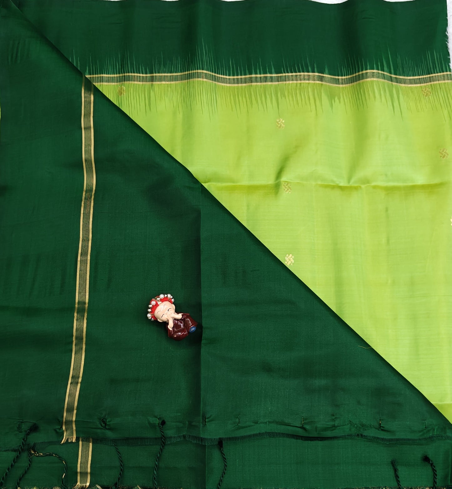 Leaf Green with Dark Green Soft Silk Saree